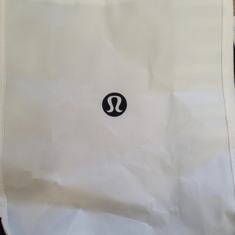 2 Lululemon Reusable Tote Bags. 1 Bonus Lululemon Bag (3 Bags Total) - Picture 4 of 5